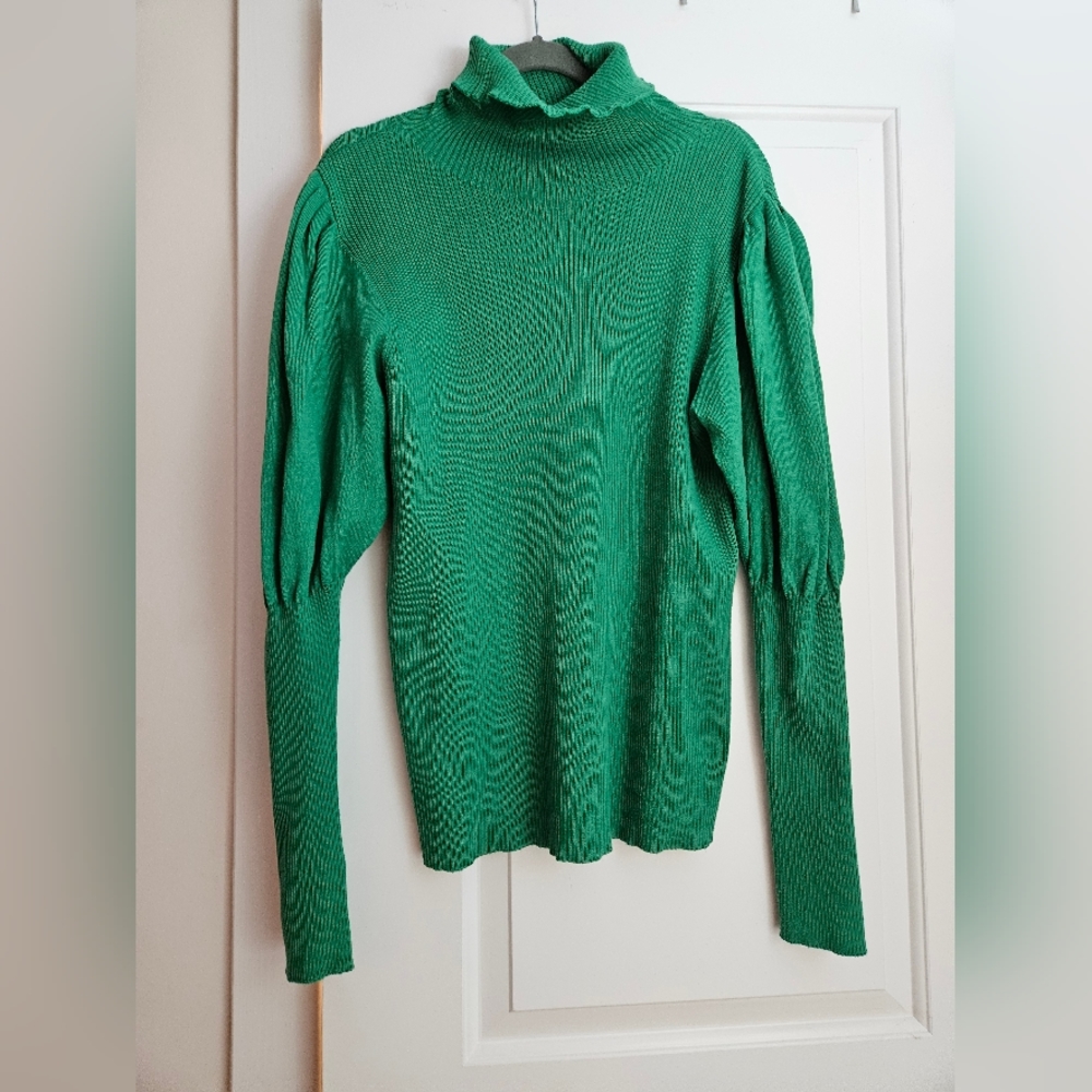 $5 bundled Fashion Nova fitted ribbed turtleneck puff sleeves